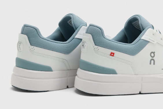 On Running Men's The Roger Advantage Sneaker